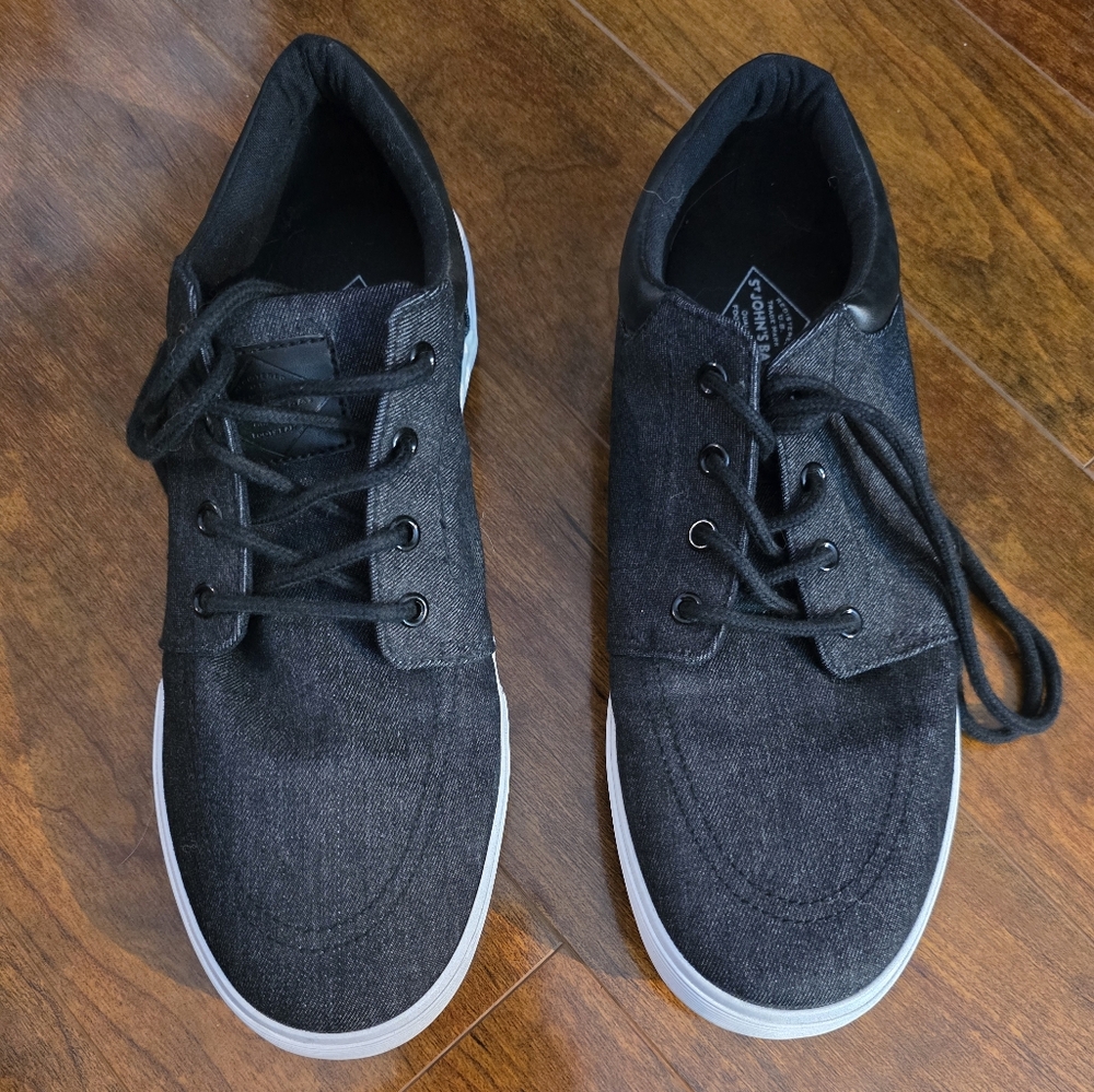 St. John's Bay Black and White Men's Sneakers